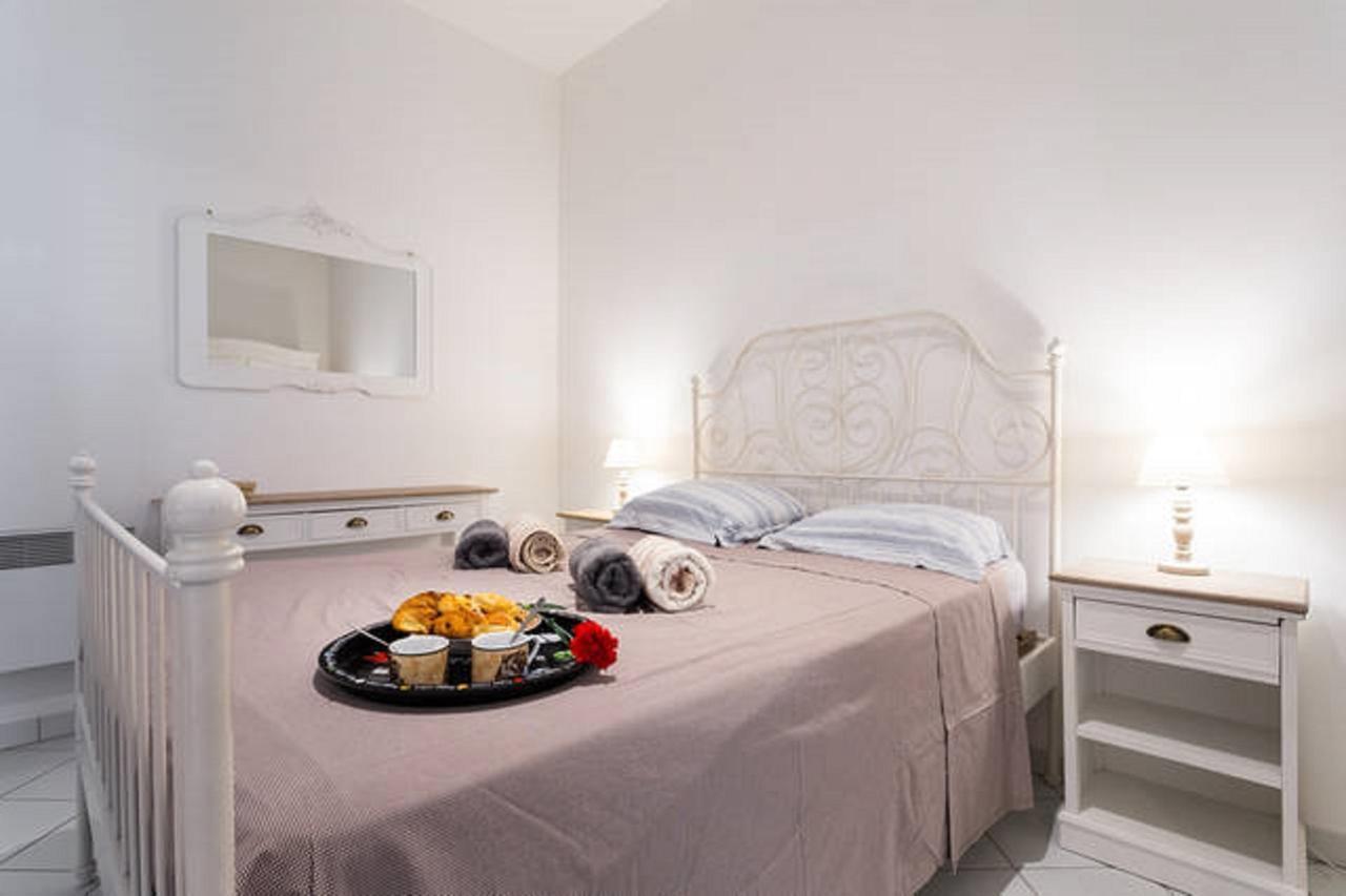 Ste Reparate F4 Moderne, Design, Place Rossetti, Heart Old Town Apartment *